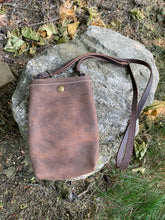 Load image into Gallery viewer, Leather on the Go Purse