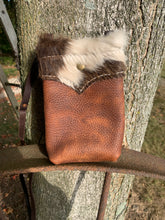 Load image into Gallery viewer, Leather on the Go Purse