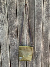 Load image into Gallery viewer, Olive Leather Sheryl purse with Cowhide Pocket
