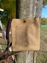 Load image into Gallery viewer, Tan Leather Bre Purse
