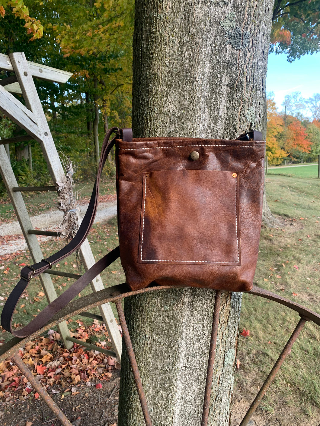 Distressed Brown Leather Bre Purse
